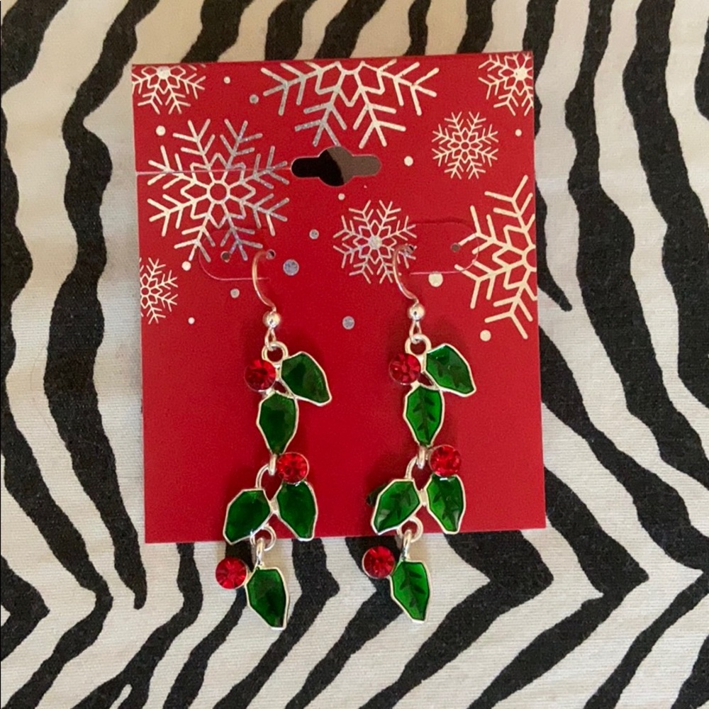 NWOT Christmas Holly Dangle Earrings